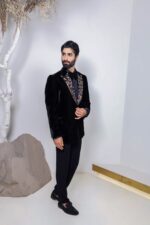 Sleeksmith tuxedo suit - Image 5