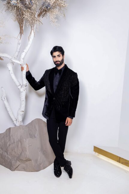 Needle & Night tuxedo suit