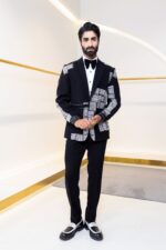 Needle & Hilt tuxedo suit - Image 6