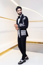 Needle & Hilt tuxedo suit - Image 3